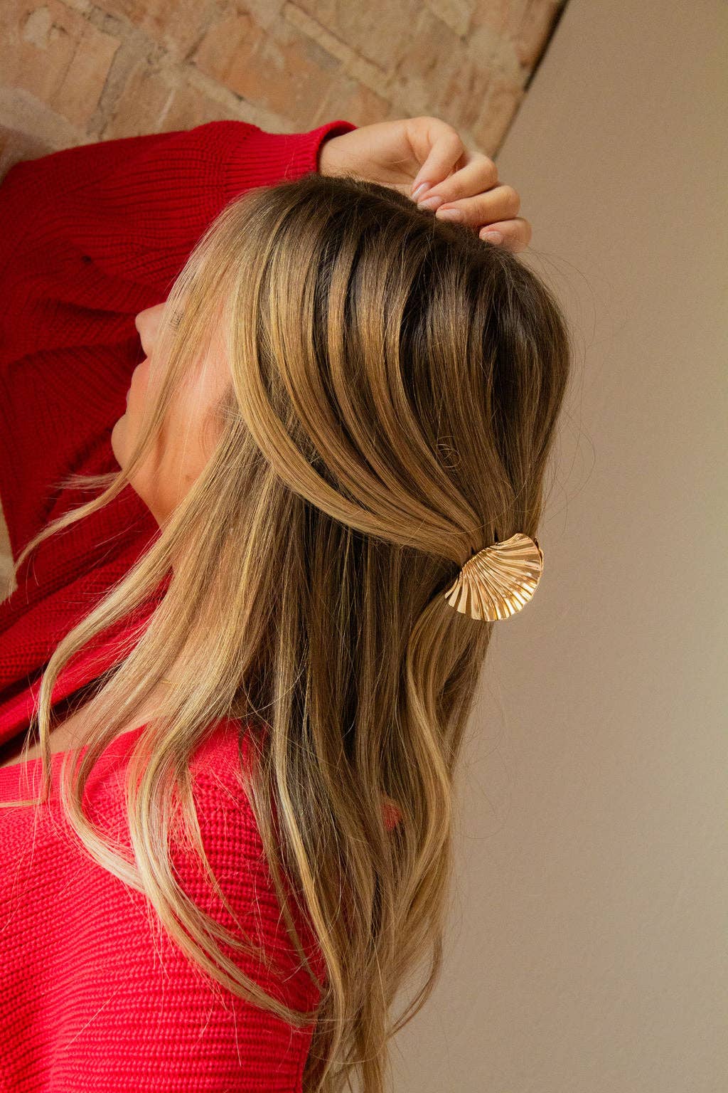 Small Gold Seashell Claw Clip